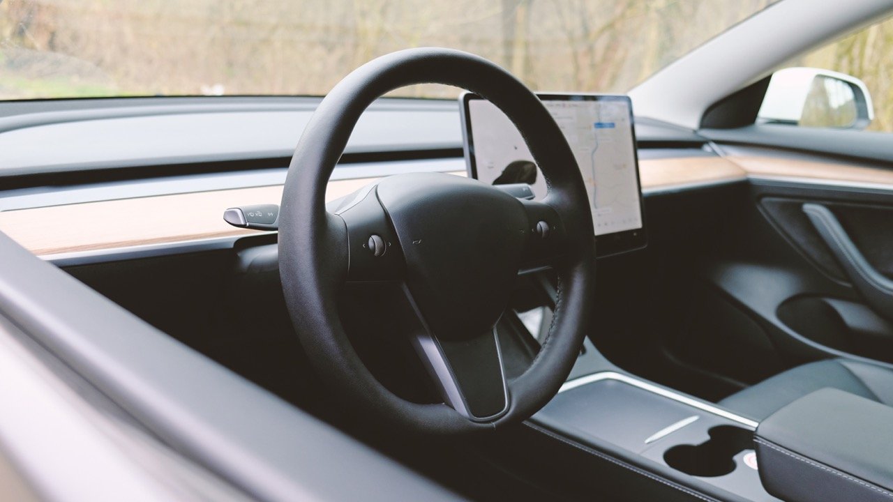EV Accessories Manufacturer Builds Awareness Through Targeted Ads & PR Campaign